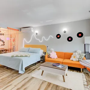  Apartment The Moose #10 - Stylish Loft With King Bed, Free Parking & Wi-fi United States