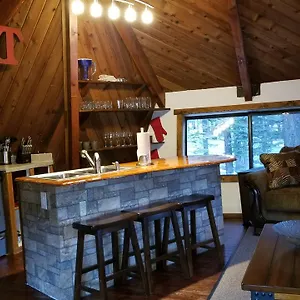  Holiday home Tree House- Walk To Mammoth Village United States